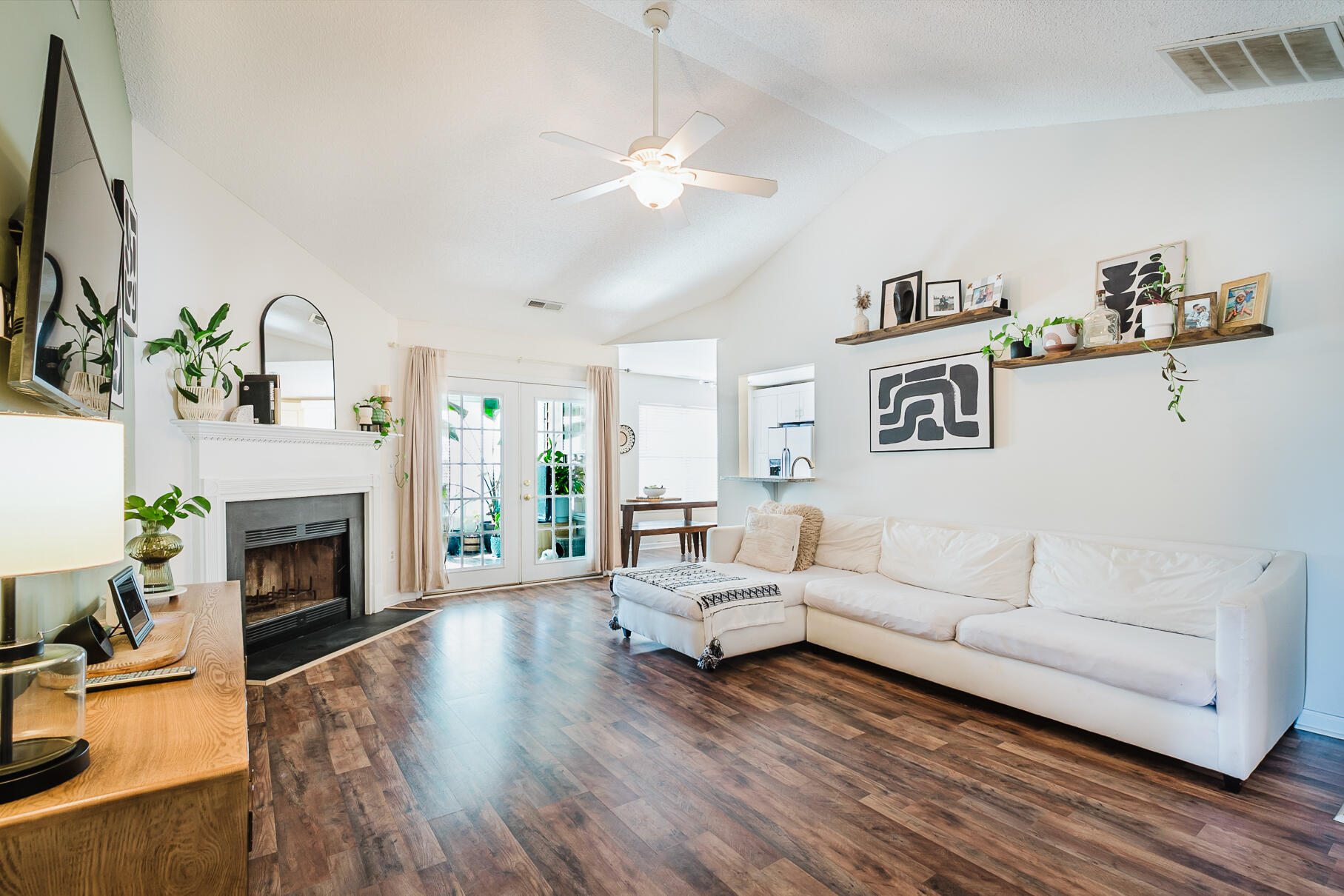 1260 Lakefront Drive