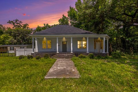 Single Family Residence in Holly Hill SC 724 Peake Street.jpg