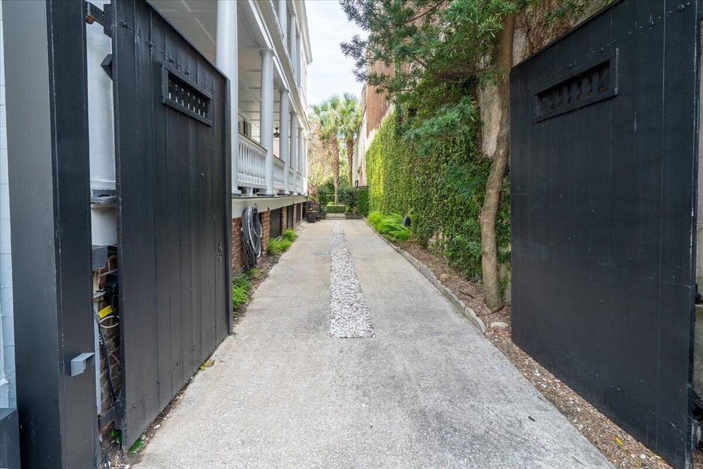 Photo of 41 Society Street, Charleston, SC 29401 (MLS # 26007837)