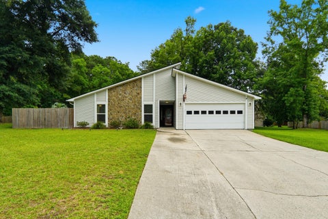 Photo of 11 Glengary Court, Charleston, SC 29414 (MLS # 26016752)