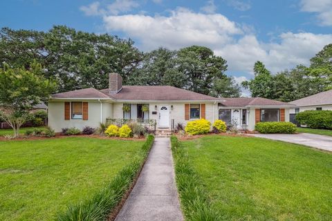 Photo of 22 Charlestowne Road, Charleston, SC 29407 (MLS # 25014864)