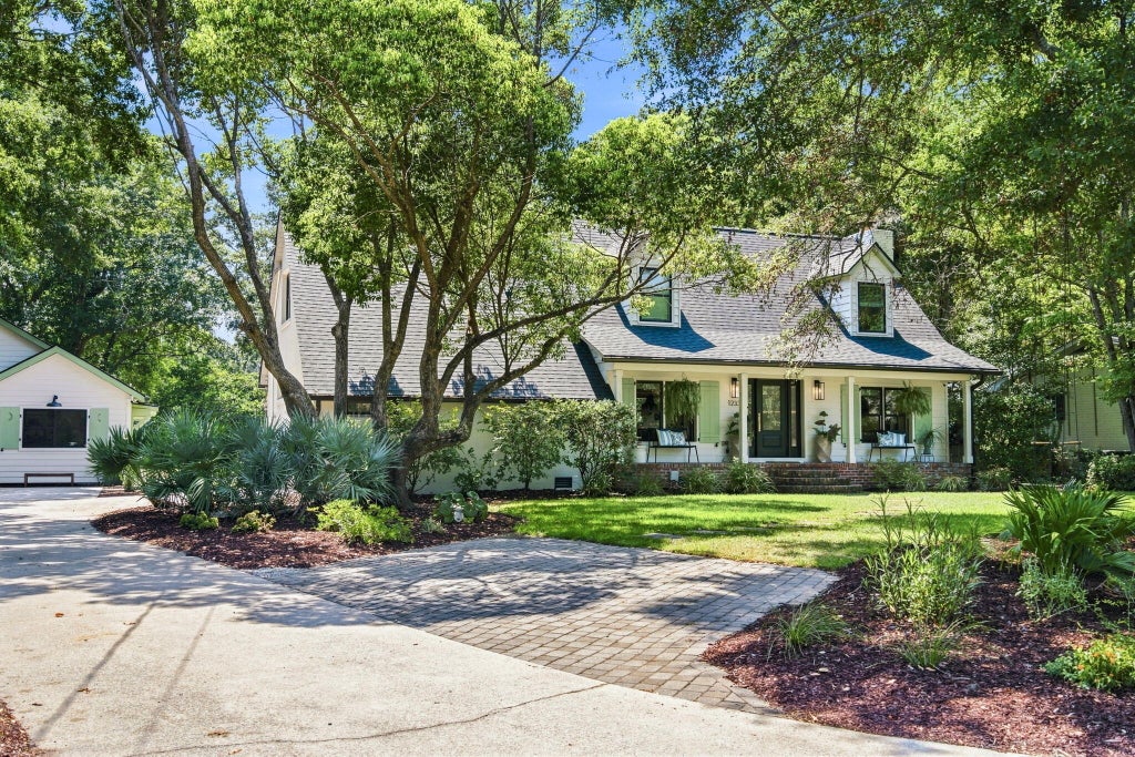 Photo of 1233 Calais Drive, Mount Pleasant, SC 29464 (MLS # 26025332)