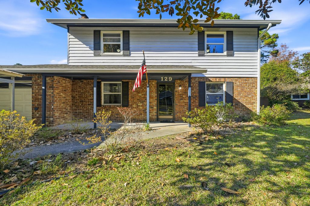 Photo of 129 Canaberry Circle, Summerville, SC 29483 (MLS # 25030878)