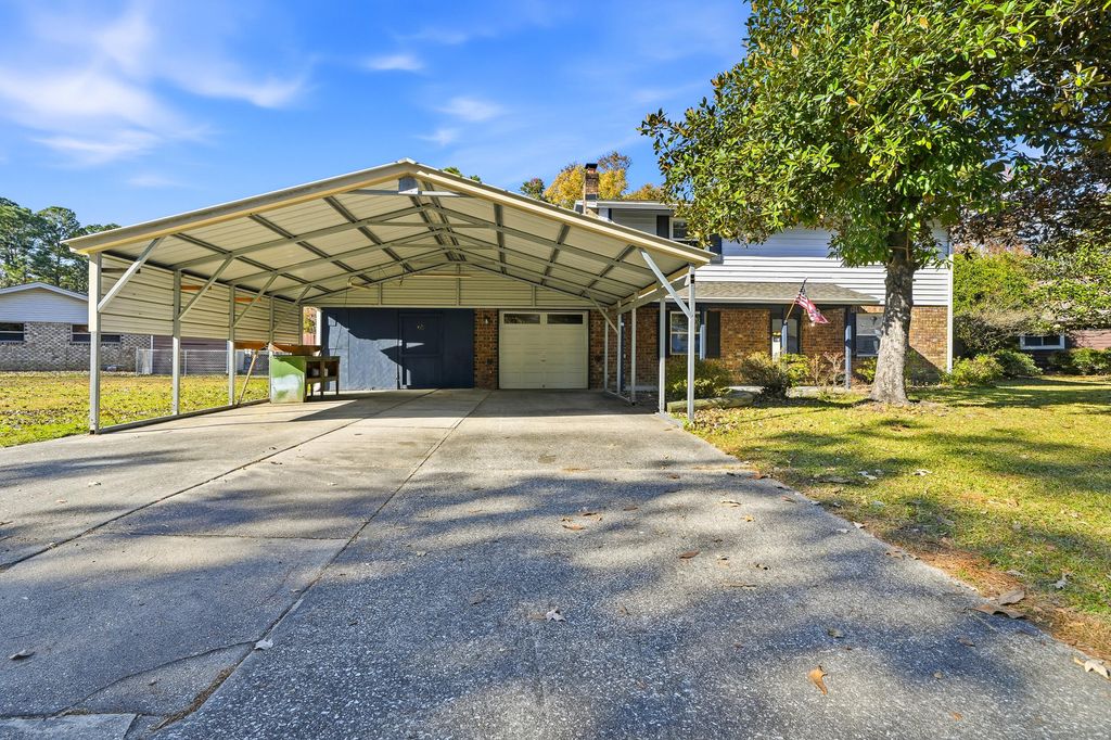 Photo of 129 Canaberry Circle, Summerville, SC 29483 (MLS # 25030878)