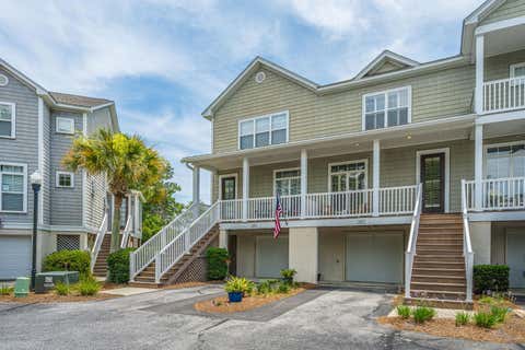 Photo of 401 Kinloss Country Lane, Mount Pleasant, SC 29466 (MLS # 26018825)