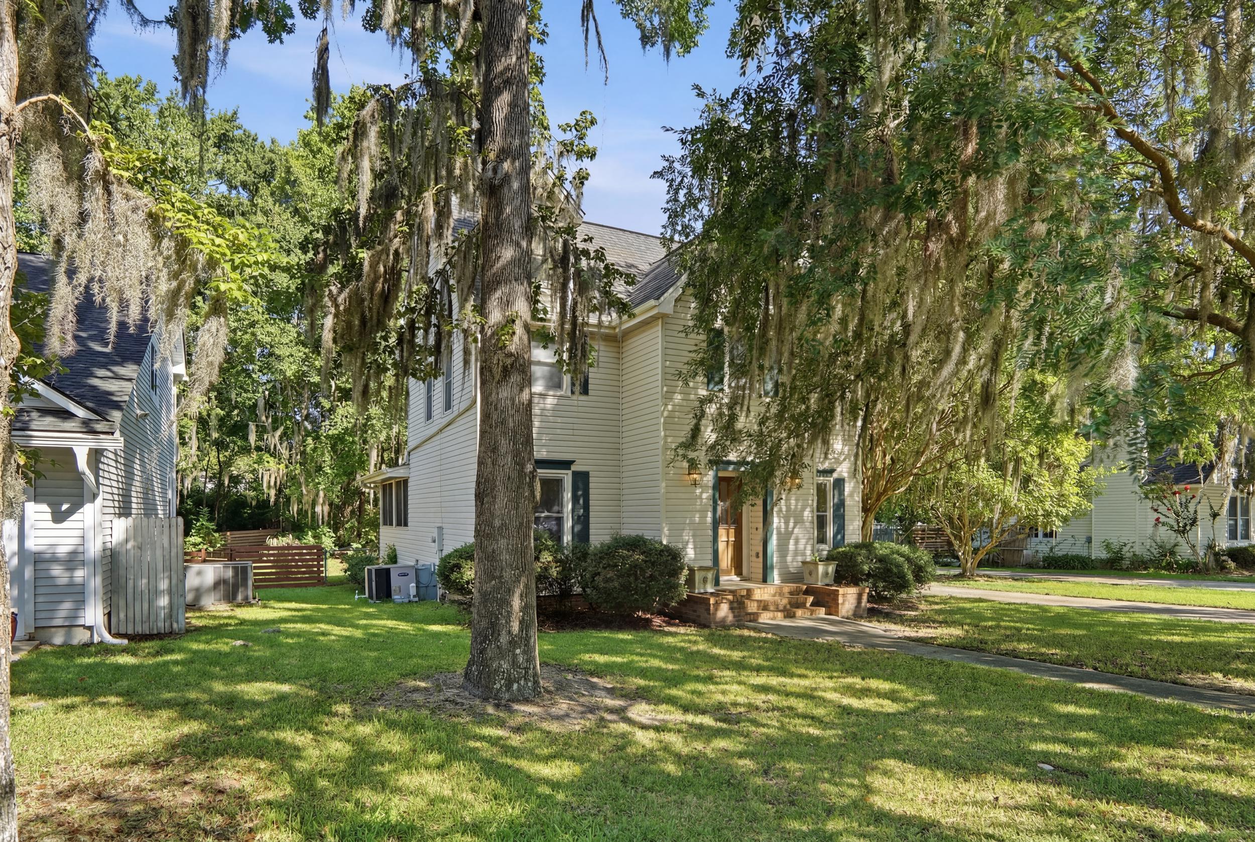 36 Manor Boulevard