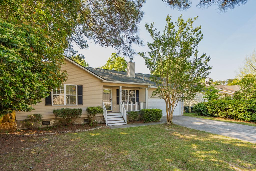 Photo of 103 Mackerel Ln, Summerville, SC 29485 (MLS # 26011183)