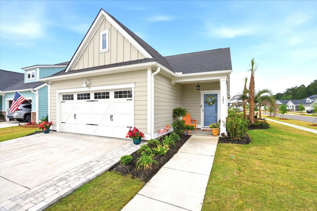Photo of 101 Barker Street, Summerville, SC 29486 (MLS # 26012520)