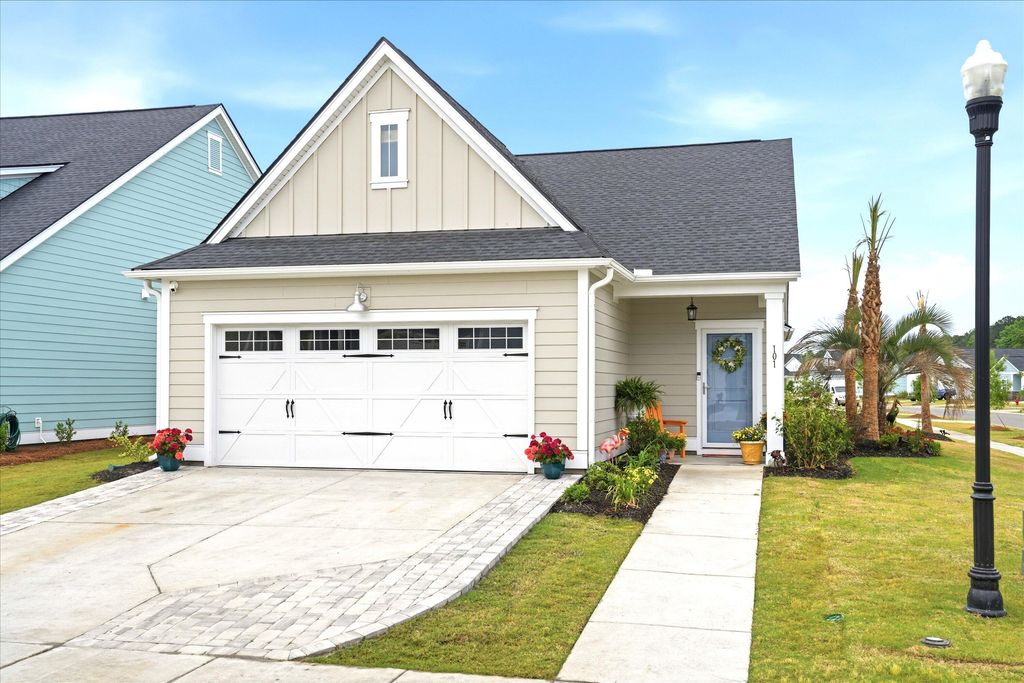Photo of 101 Barker Street, Summerville, SC 29486 (MLS # 26012520)