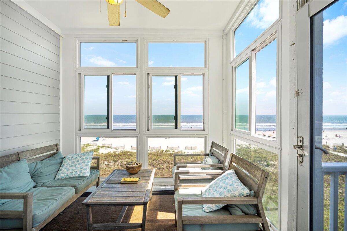 216 W Arctic Avenue 9