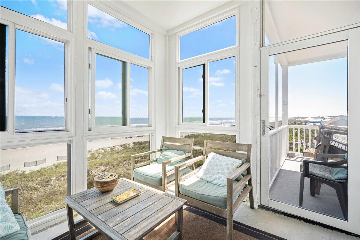 216 W Arctic Avenue 9