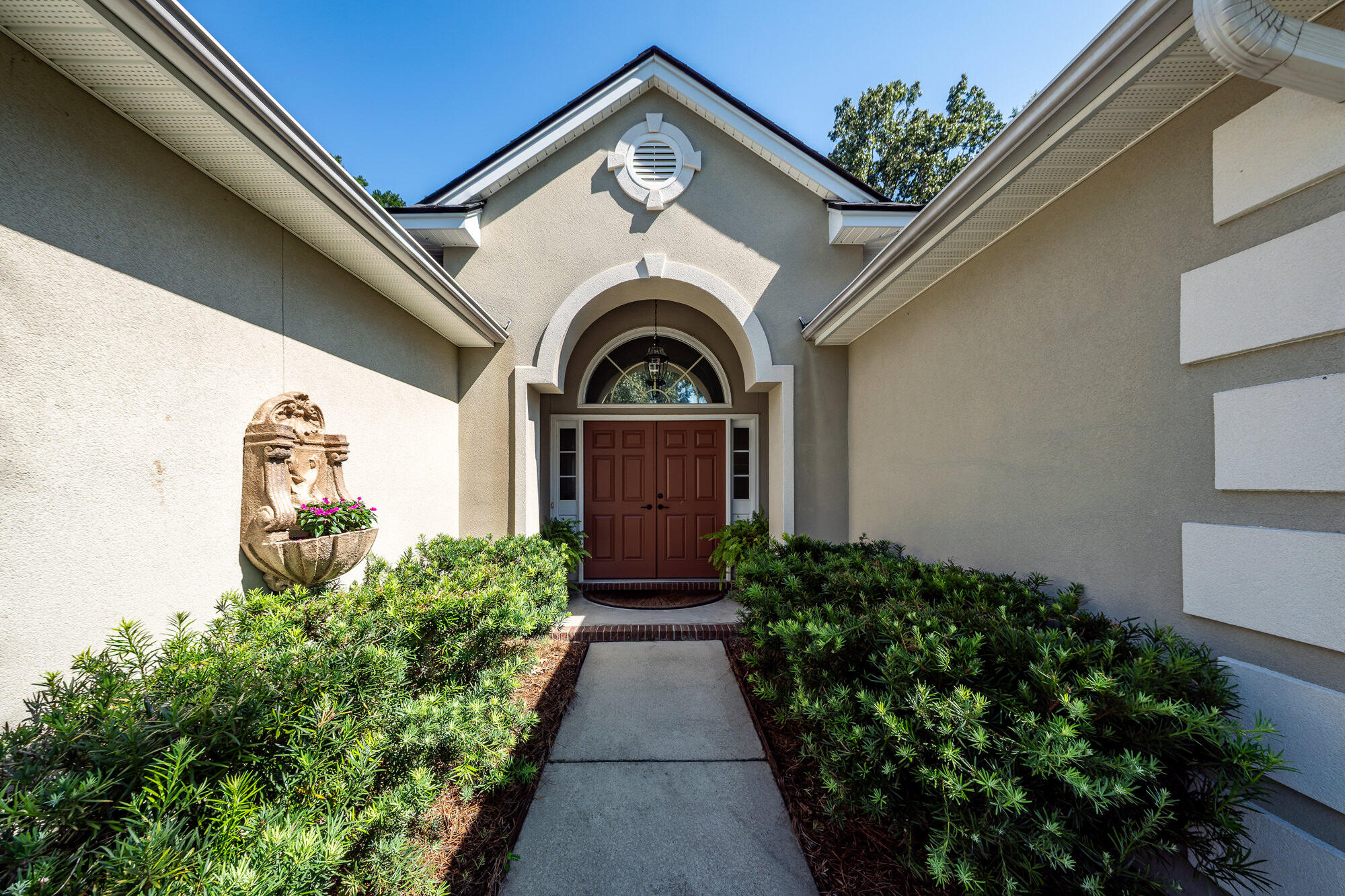 136 Oakbluff Road