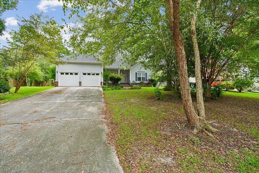 Photo of 3017 Trotters Club Way, Summerville, SC 29483 (MLS # 26022878)