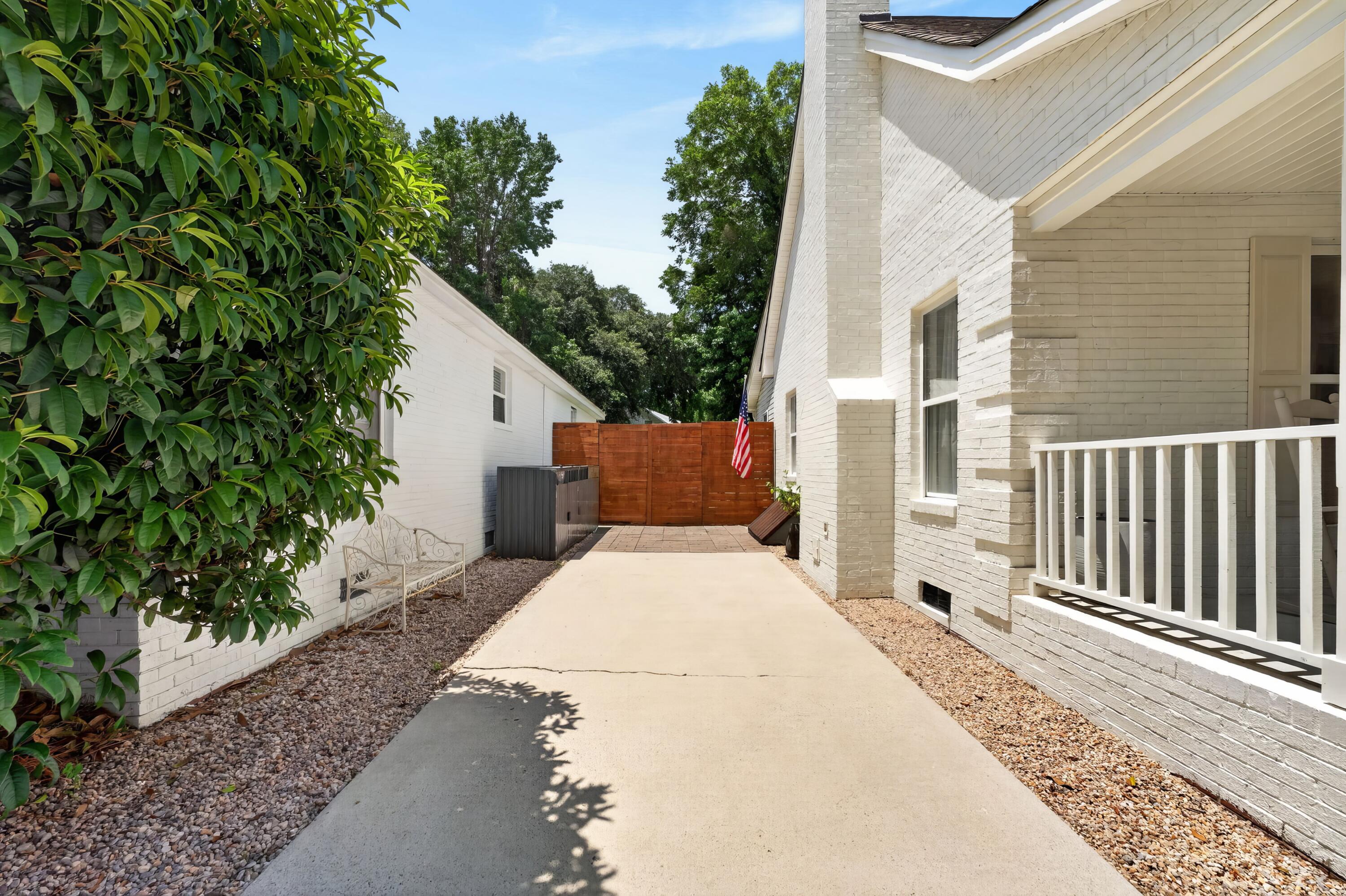 1175 Lazy Lane