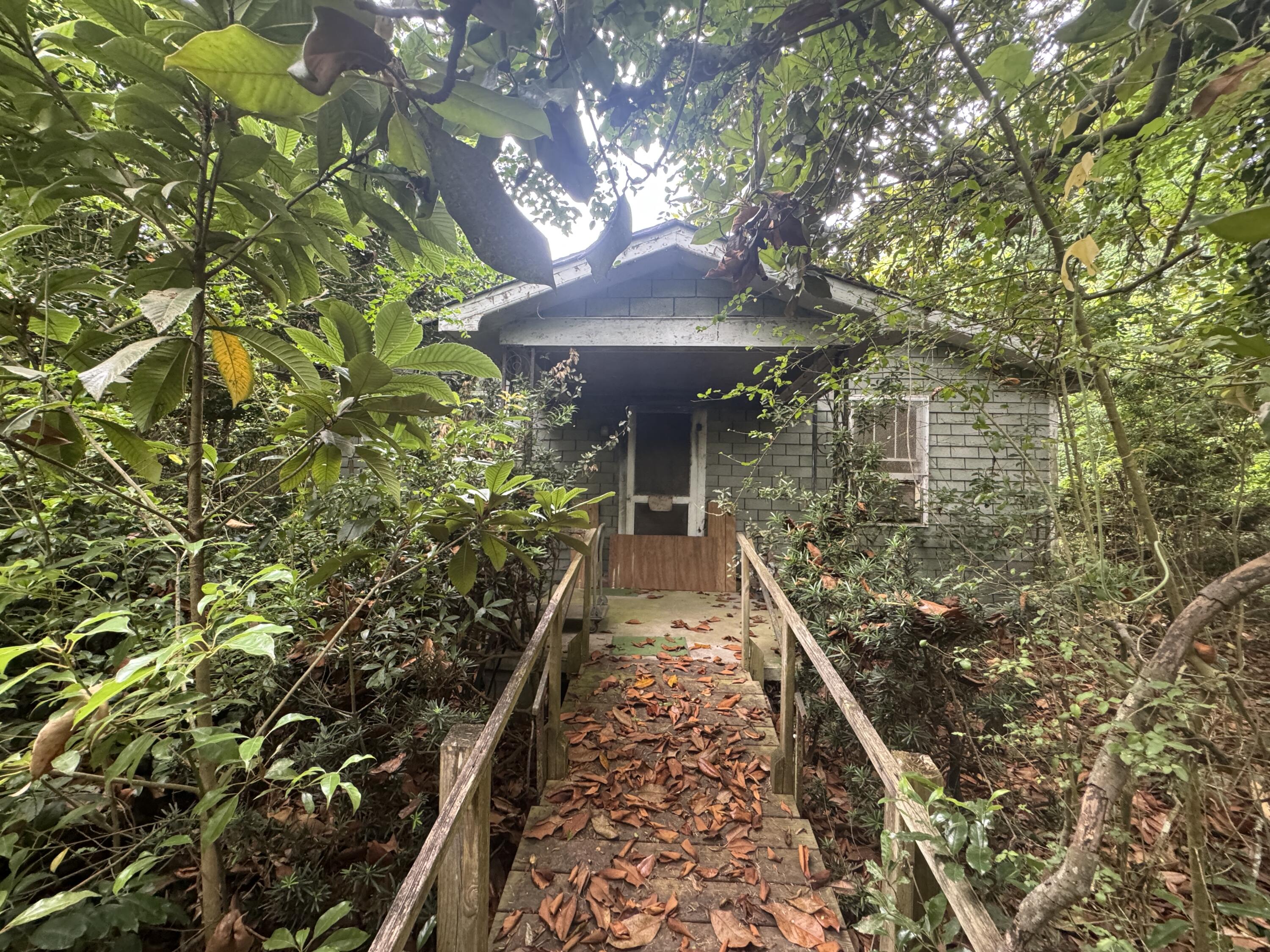 1327 North And South Road