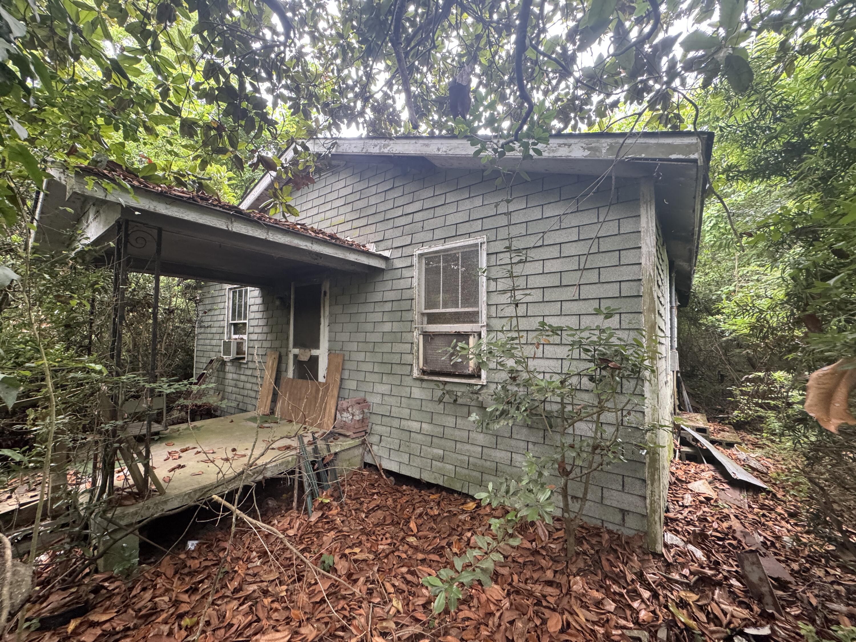 1327 North And South Road