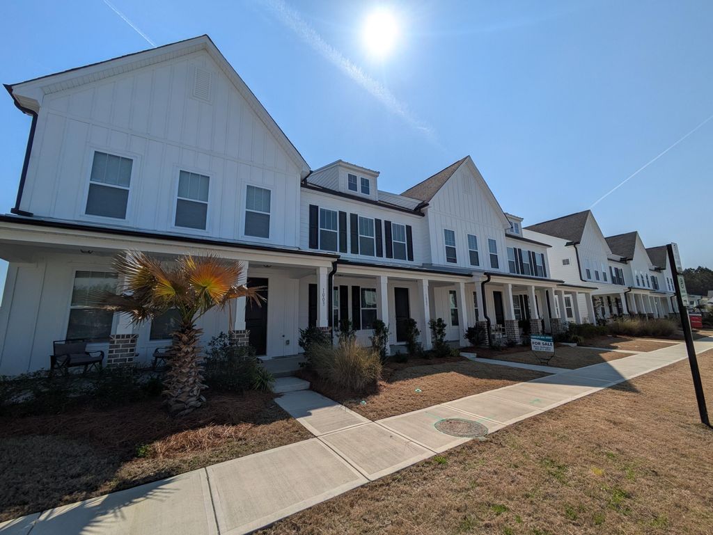 Photo of 1005 Swamp Harrier Avenue, Ravenel, SC 29470 (MLS # 26005827)