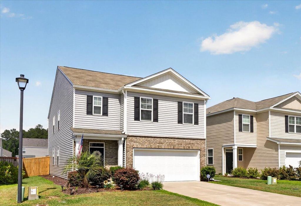 Photo of 475 Cedarview Road, Summerville, SC 29486 (MLS # 26014988)