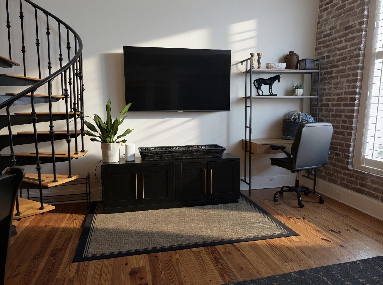 377 King Street Unit 203