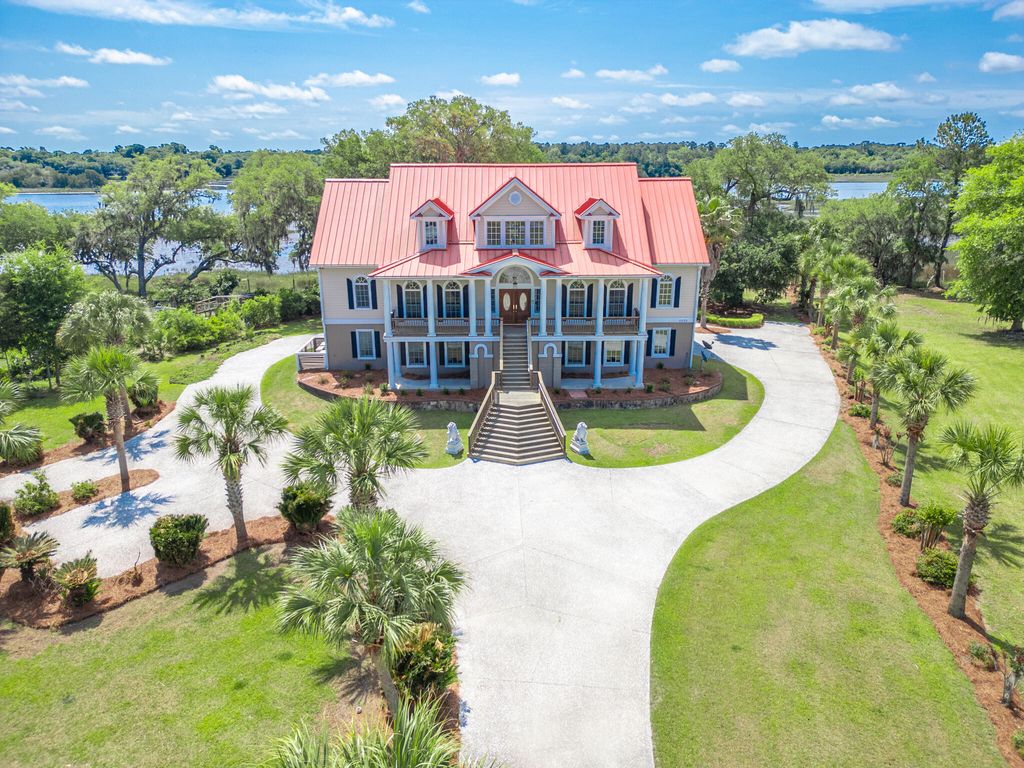 Photo of 5625 Crystal Harbor Lane, Hollywood, SC 29449 (MLS # 25013000)