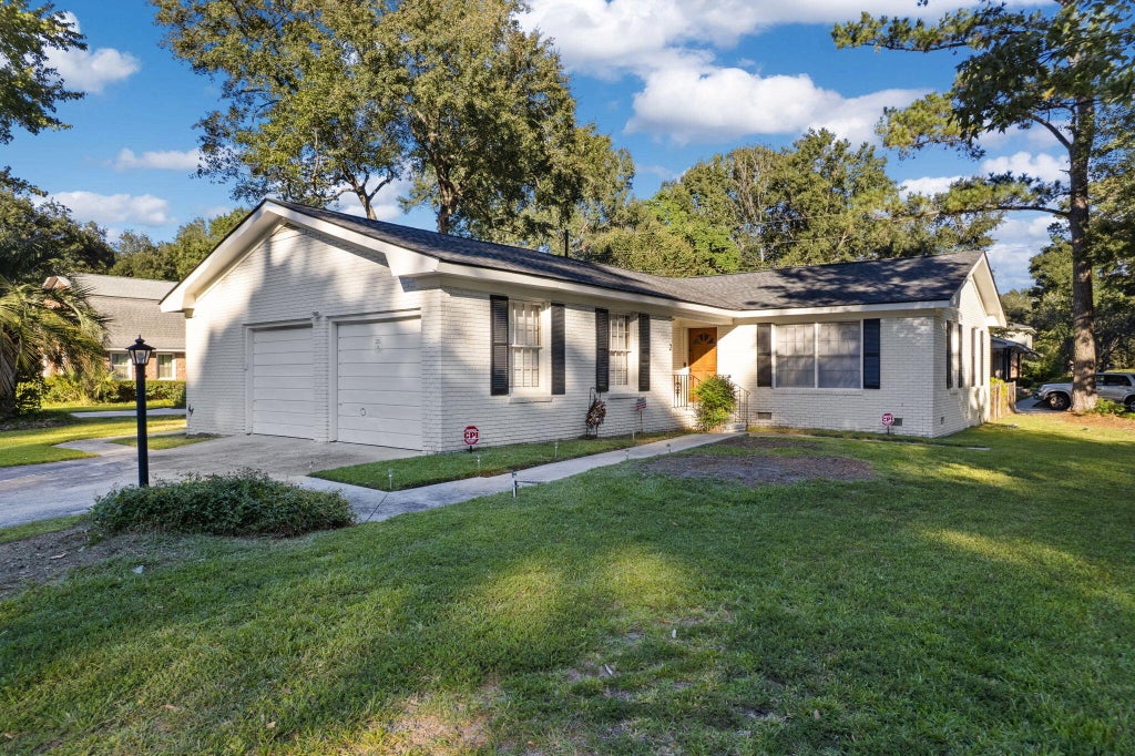 Photo of 2 Ravenna Avenue, Hanahan, SC 29410 (MLS # 26028906)