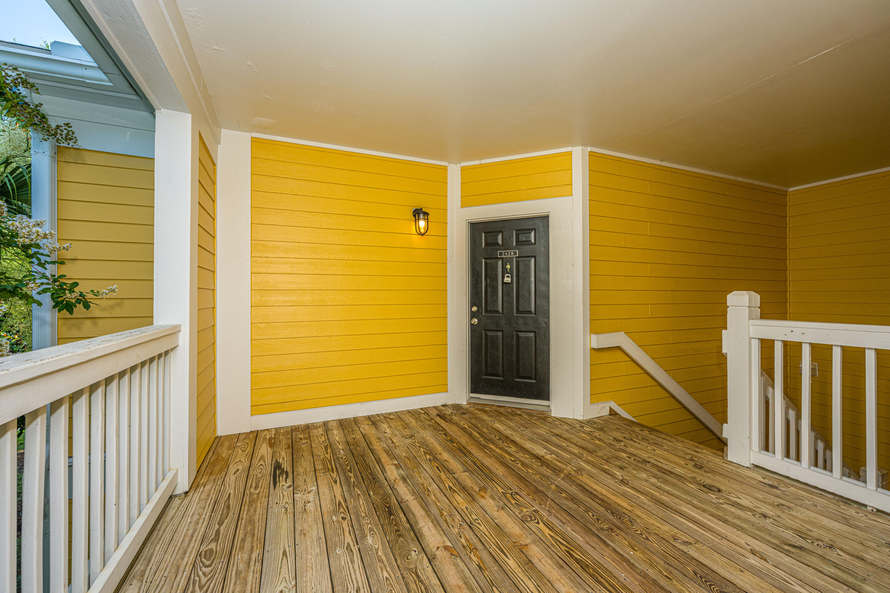 2128 Chatelain Way
