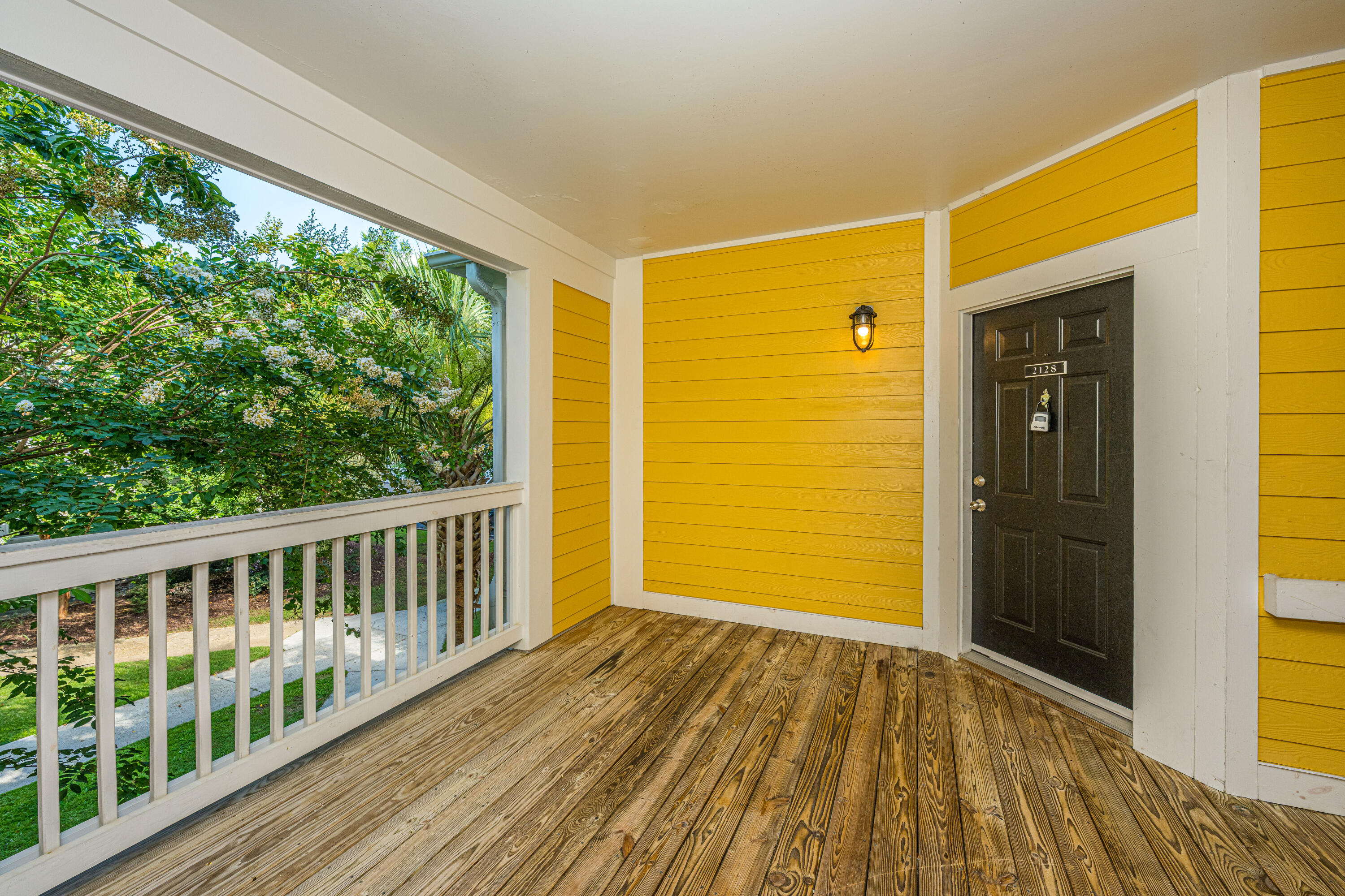 2128 Chatelain Way