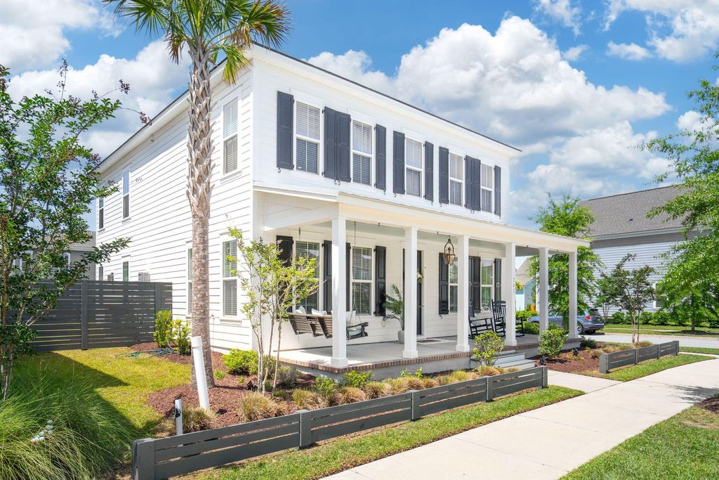 Photo of 262 Great Lawn Drive, Summerville, SC 29486 (MLS # 26016879)
