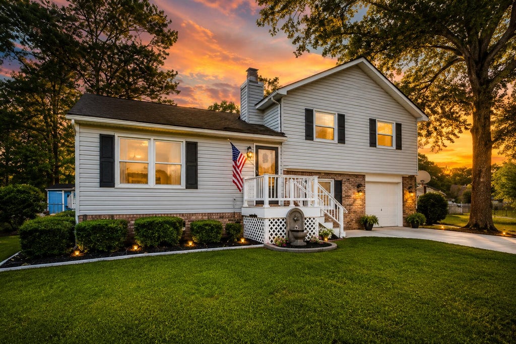 Photo of 101 Ewell Court, Summerville, SC 29486 (MLS # 26024694)
