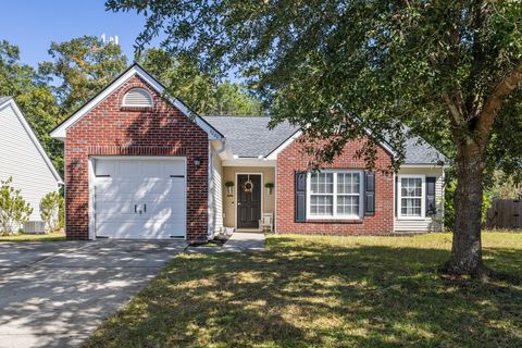 Photo of 5080 Thorton Drive, Summerville, SC 29485 (MLS # 25028717) Photo of 5080 Thorton Drive, Summerville, SC 29485 (MLS # 25028717)