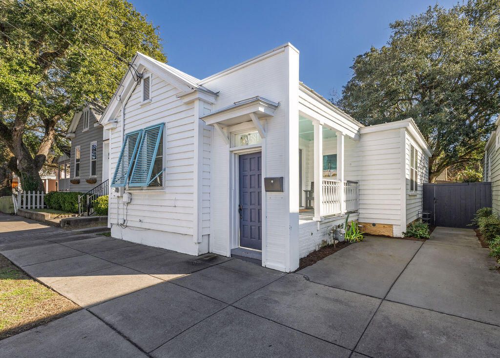 Photo of 381 Sumter Street, Charleston, SC 29403 (MLS # 26012536)