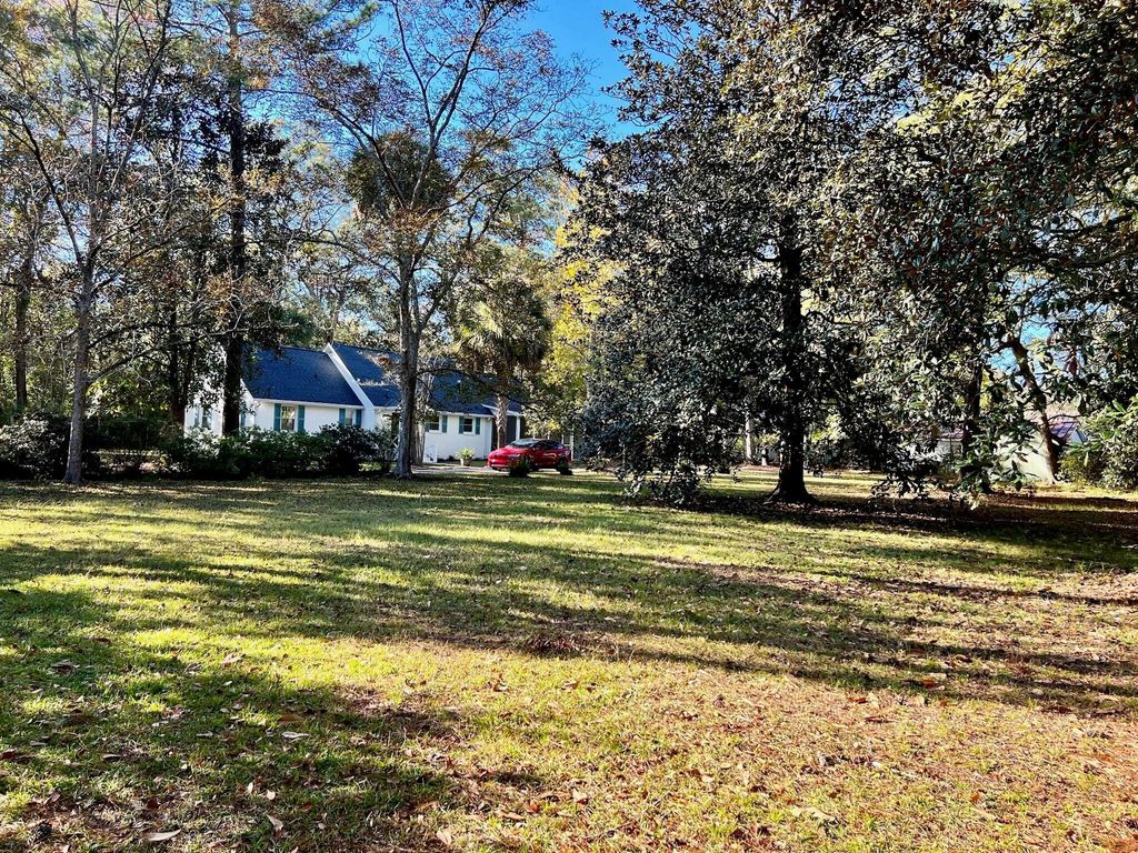 Photo of 0 Knights Lane, Summerville, SC 29483 (MLS # 25030267)