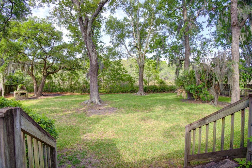 Photo of 1948 Sandcroft DR, Charleston, SC 29407 (MLS # 26014225)