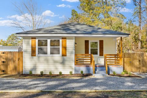 Photo of 1779 Snowden Road, Mount Pleasant, SC 29464 (MLS # 25033160)