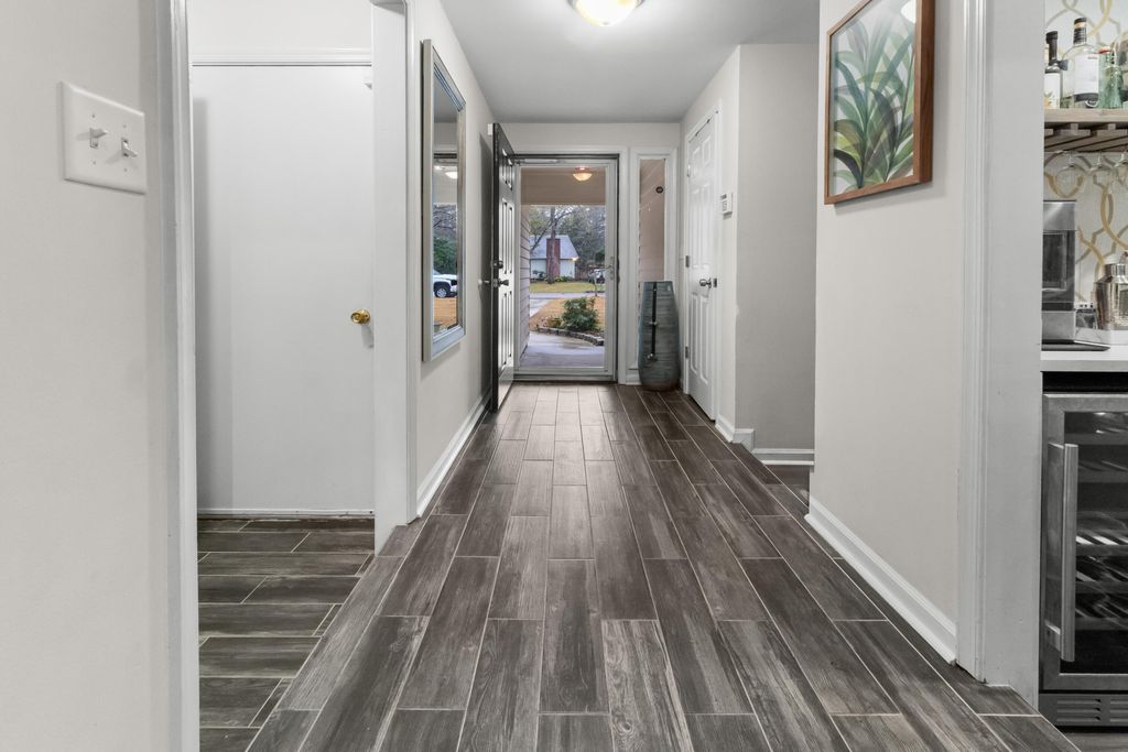 Photo of 1121 Yorktown Court, Mount Pleasant, SC 29464 (MLS # 26001734)