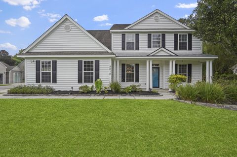 Photo of 2012 Hammond Drive, Mount Pleasant, SC 29466 (MLS # 25023184) Photo of 2012 Hammond Drive, Mount Pleasant, SC 29466 (MLS # 25023184)