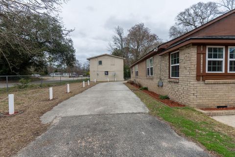 A home in Holly Hill