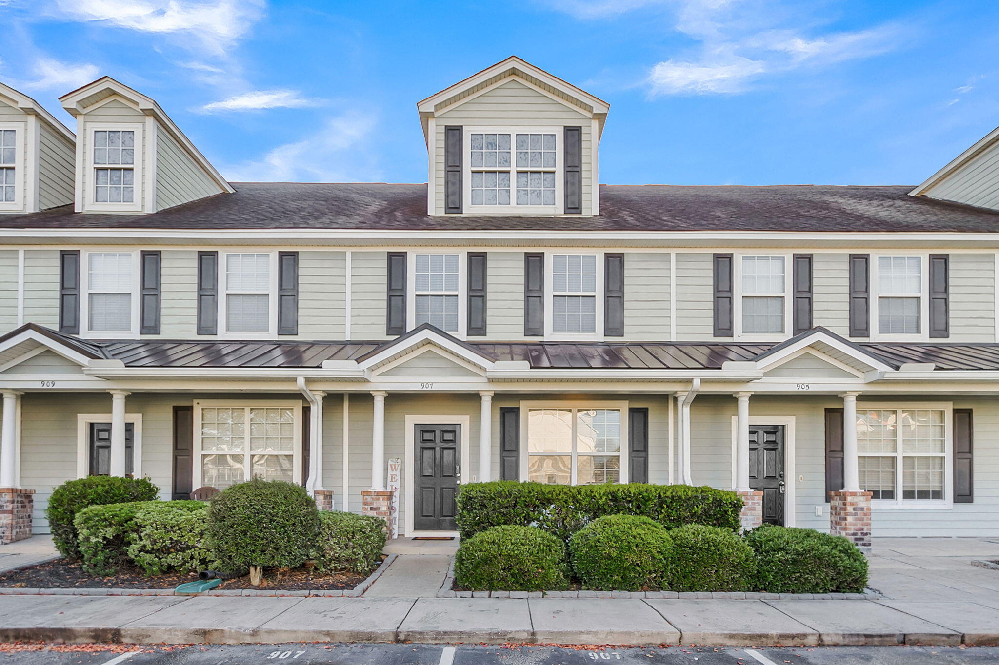 907 Hemingway Circle