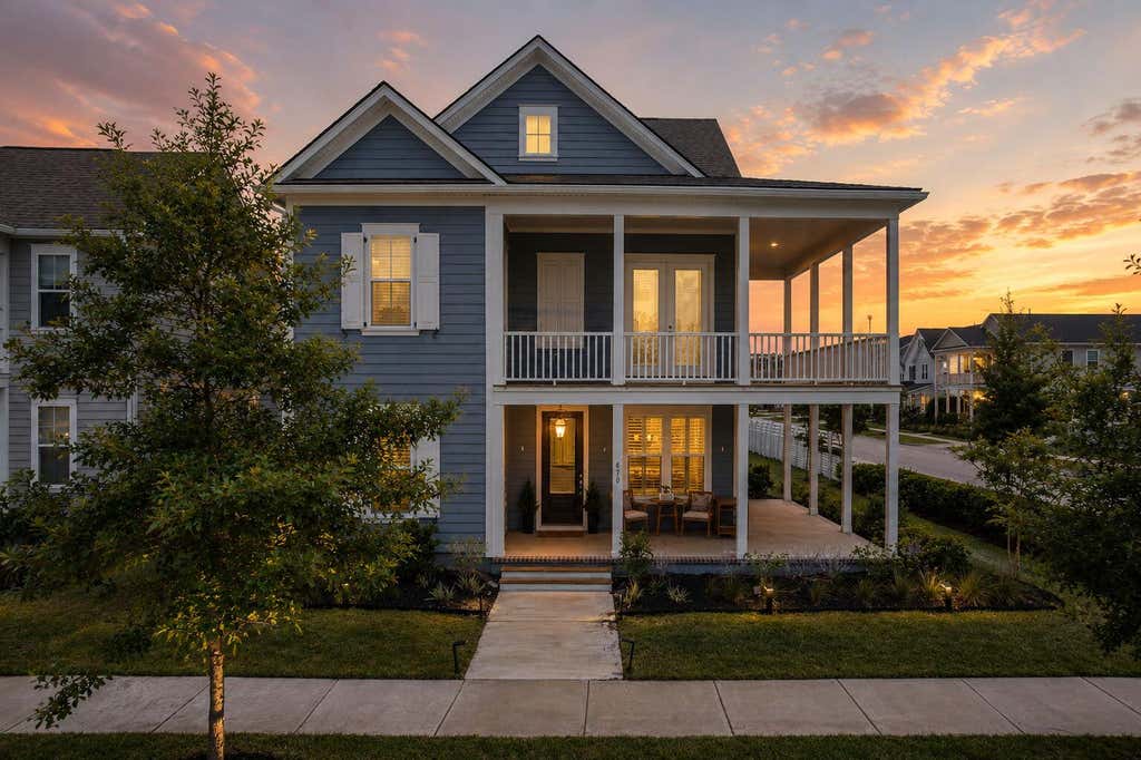 Photo of 670 Blueway Avenue, Summerville, SC 29486 (MLS # 26020589)