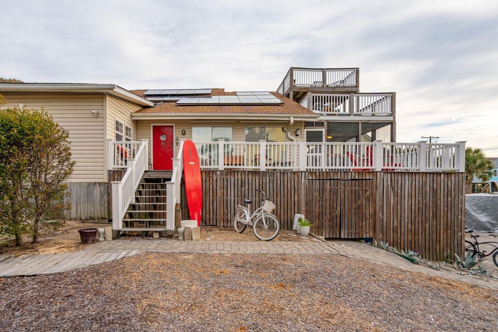 Photo of 904 E Arctic Avenue, Folly Beach, SC 29439 (MLS # 26009962)
