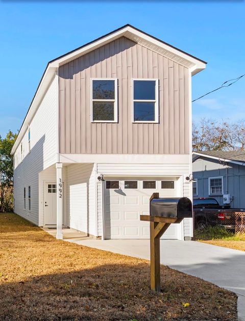 A home in North Charleston