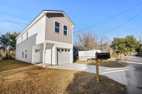 A home in North Charleston