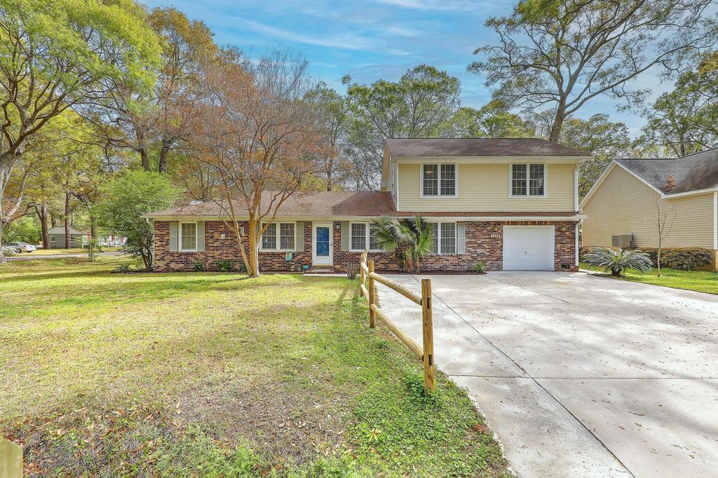 Photo of 1152 Bradford Avenue, Charleston, SC 29412 (MLS # 26010615)