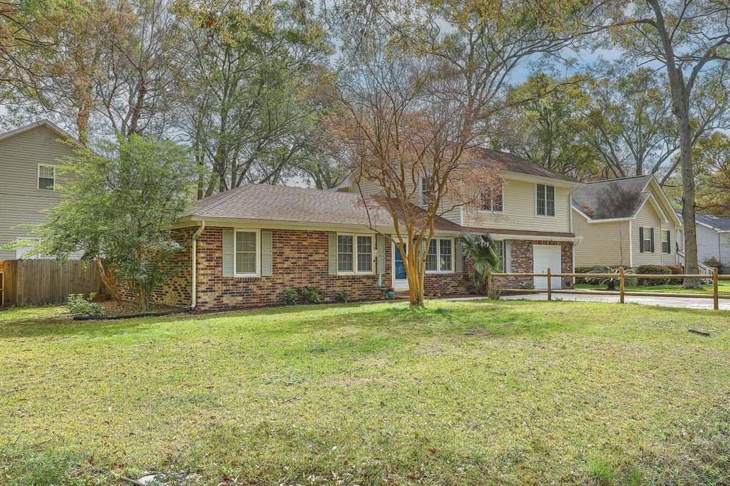 Photo of 1152 Bradford Avenue, Charleston, SC 29412 (MLS # 26010615)