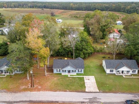 A home in Holly Hill