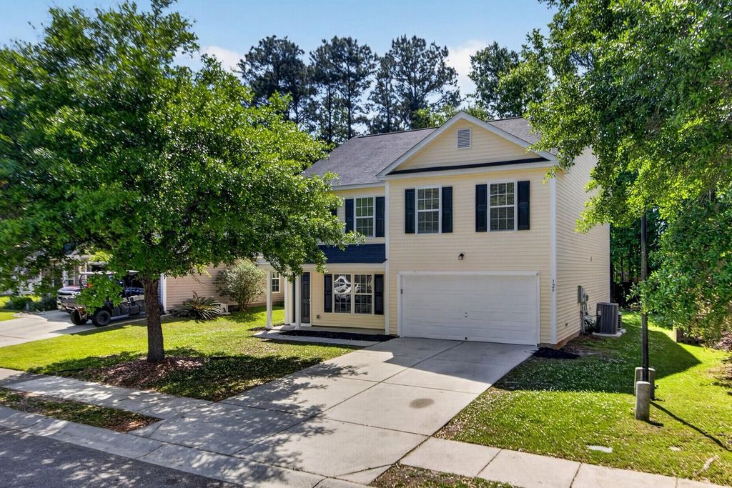 Photo of 125 Avalon Road, Summerville, SC 29483 (MLS # 26010948)