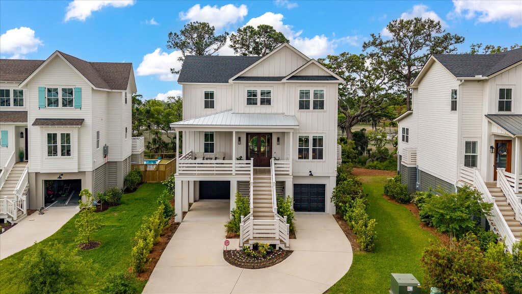 Photo of 1574 Charming Nancy Road, Charleston, SC 29412 (MLS # 26019683)