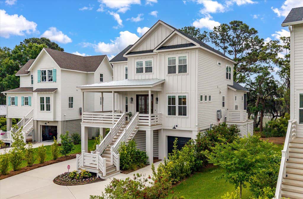 Photo of 1574 Charming Nancy Road, Charleston, SC 29412 (MLS # 26019683)