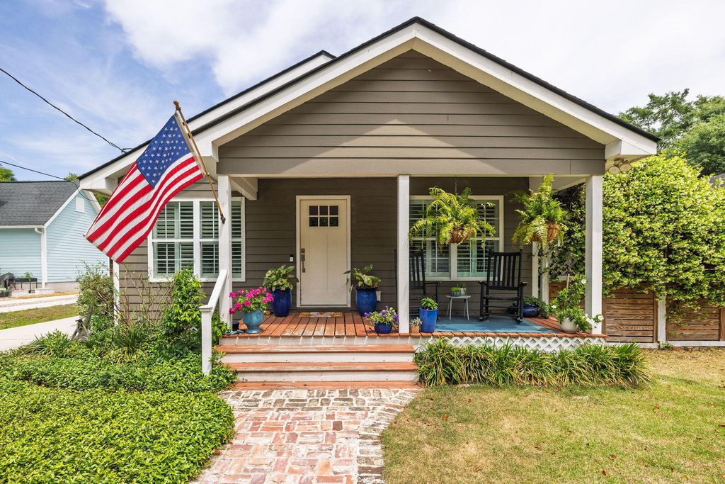 Photo of 708 Kent Street, Mount Pleasant, SC 29464 (MLS # 26013051)