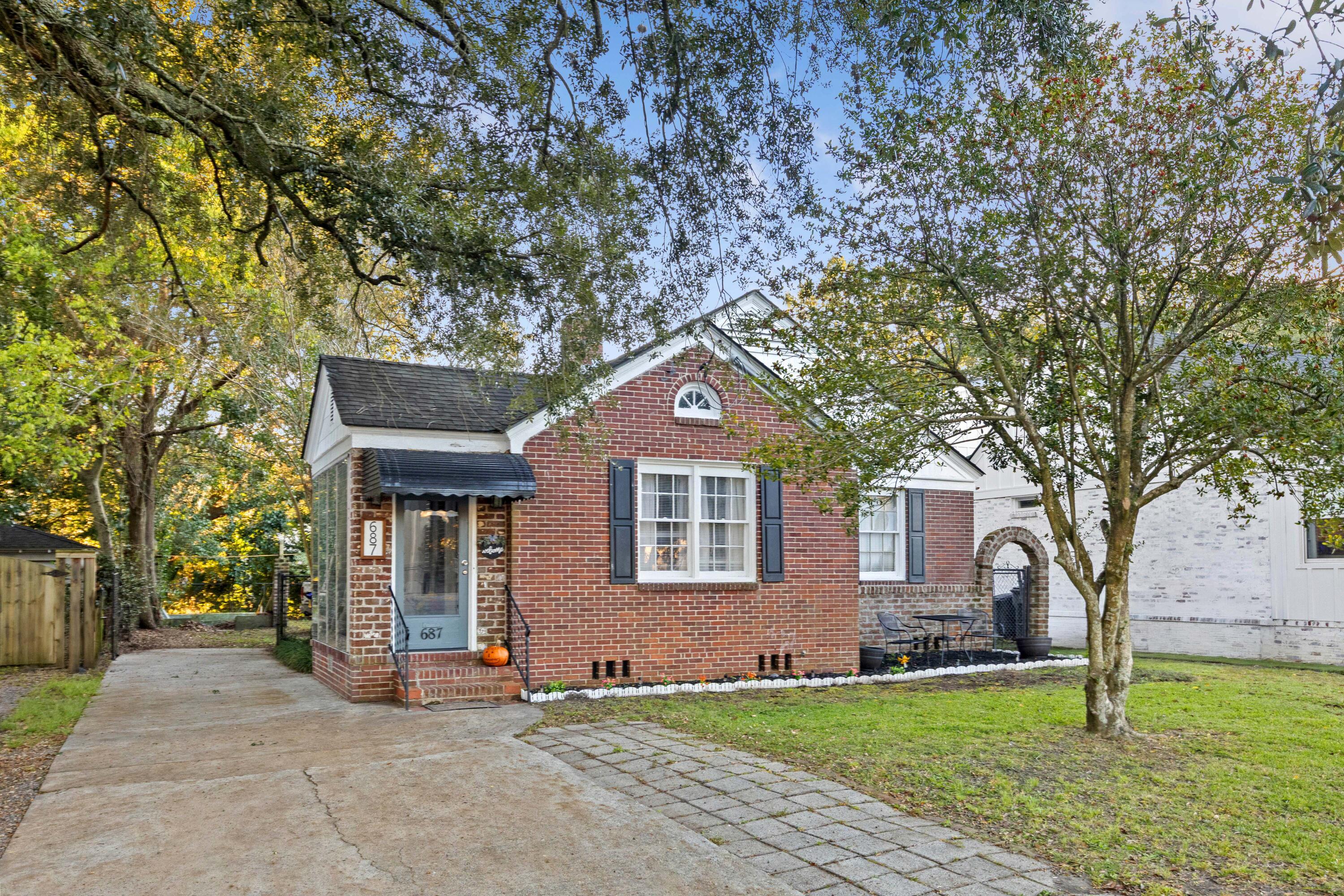 687 Savannah Highway